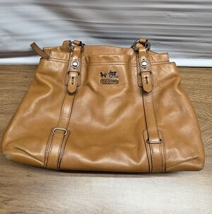 Coach Mia D1073-15409 Tan Leather Purse Handbag Shoulder Bag